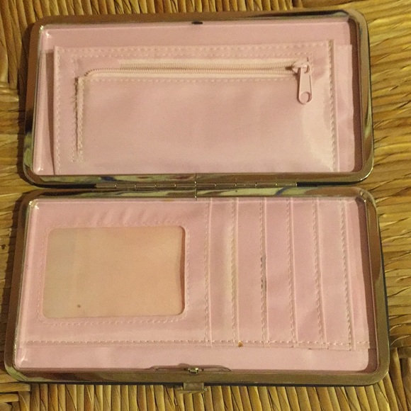 Fun little clutch! - Picture 3 of 4